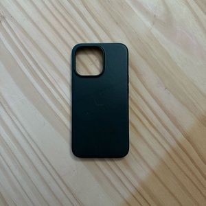 iPhone 13 pro green leather apple case